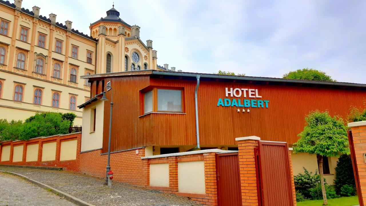 Hotel Adalbert Szent Gyoergy Haz Esztergom Exterior photo