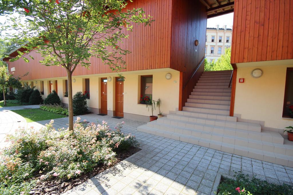 Hotel Adalbert Szent Gyoergy Haz Esztergom Exterior photo